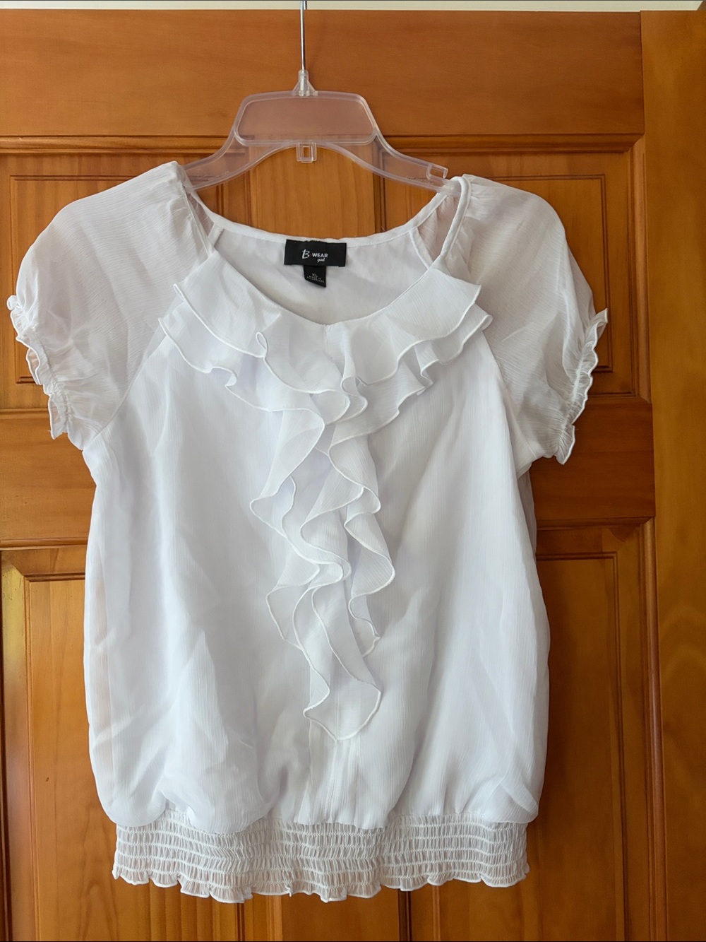 B Wear Girl Juniors Classic White Short-Sleeve Blouse ruffle front Sz XL